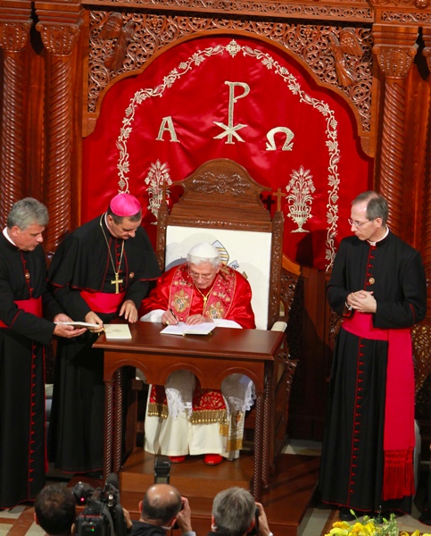 Pope in Beirut Day1